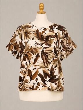 Alfred Dunner neutral leaf print top 🤎